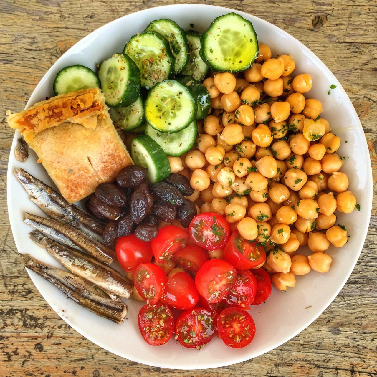 10 easy ways to embrace the mediterranean diet