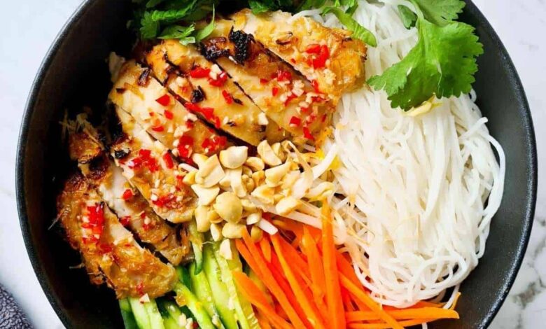 Vietnamese lemongrass chicken salad recipe