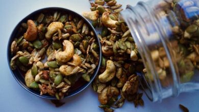 Spicy pumpkin seed cashew crunch