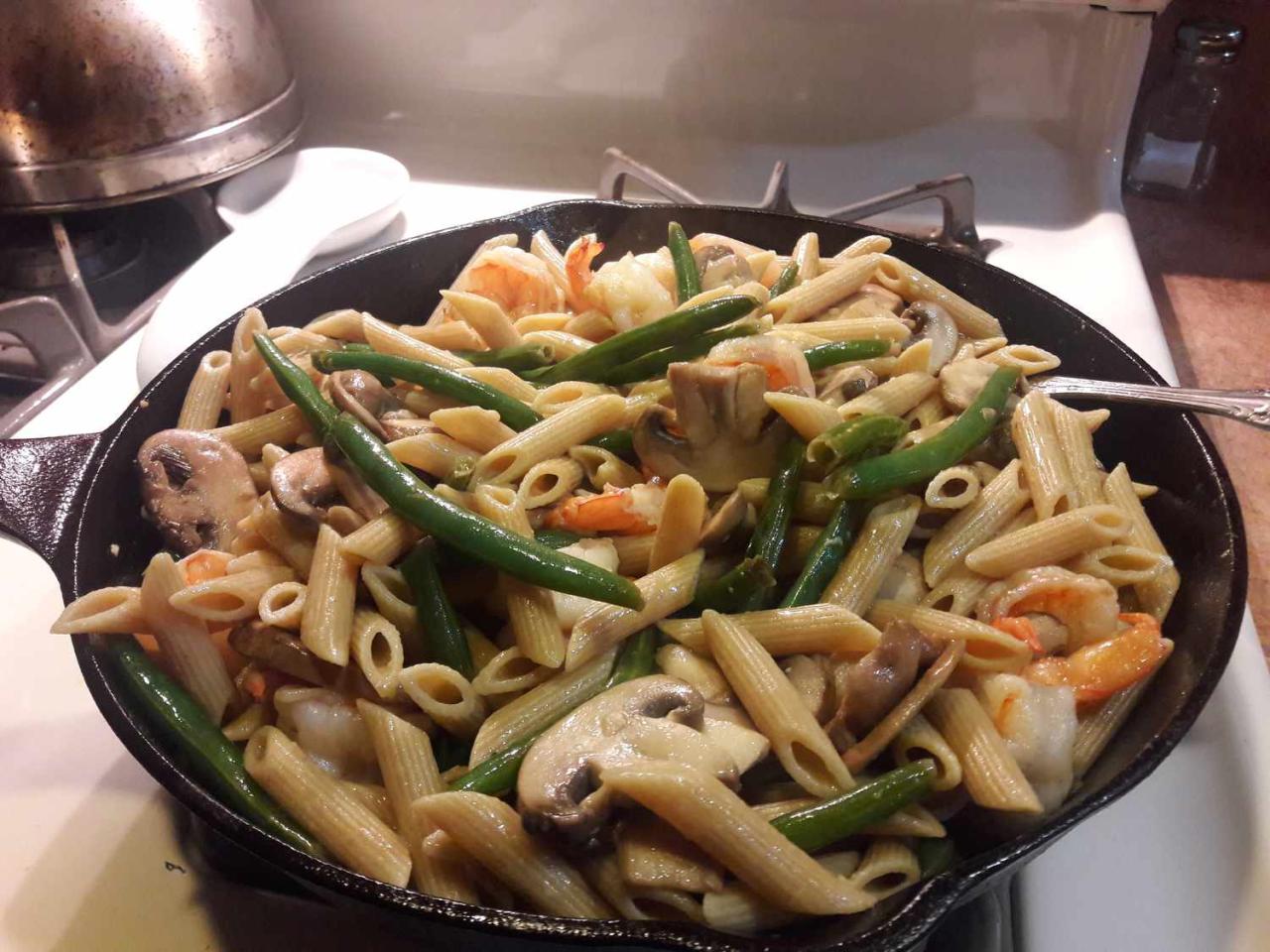 Shrimp asparagus zoodle pasta