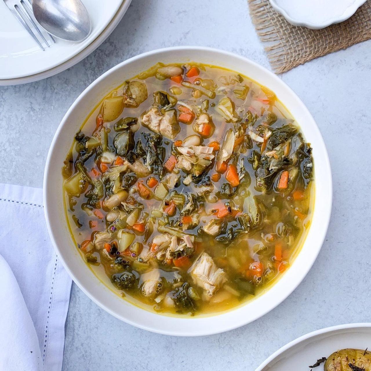 Creamy white bean and spinach soup