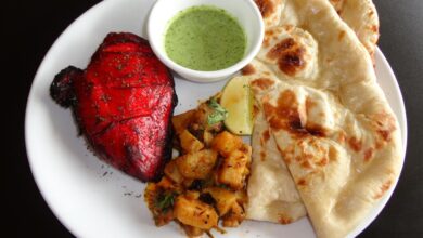 Chicken tandoori naan zzas