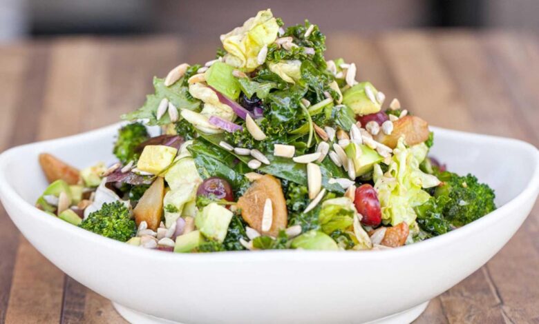 Antioxidant rich salads under 325 calories