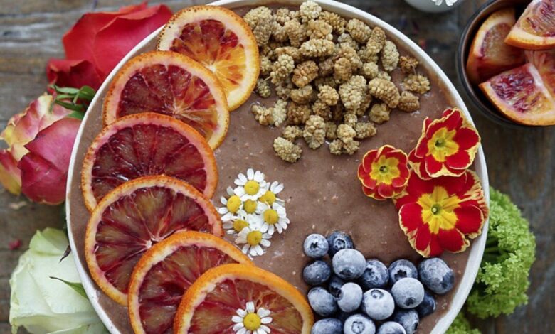 Cacao nib almond green smoothie bowl