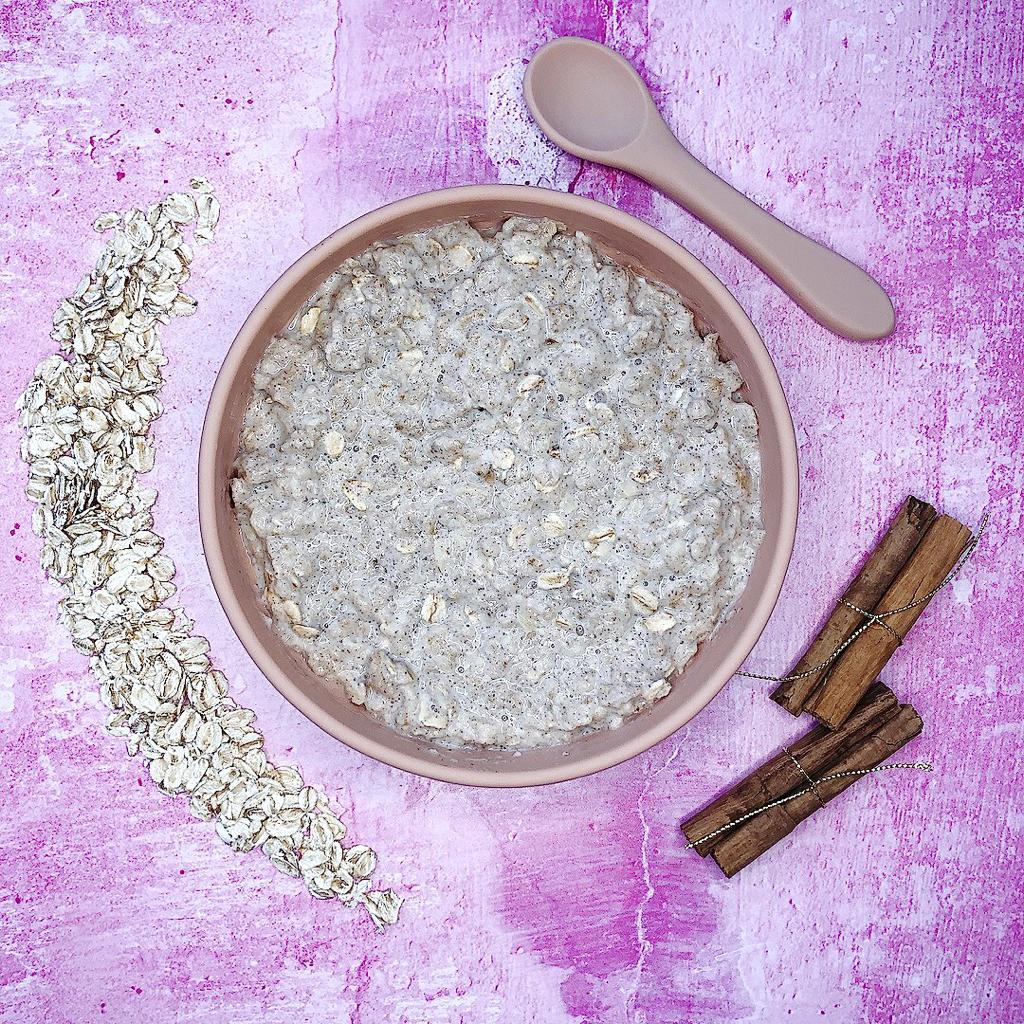 Millet porridge with cinnamon cranberry apples