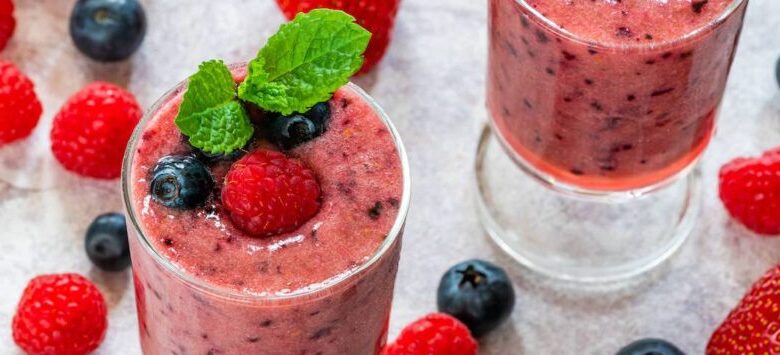 1 minute berry peanut butter smoothie for two