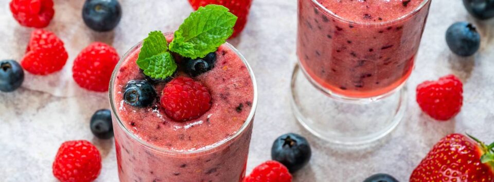 1 minute berry peanut butter smoothie for two