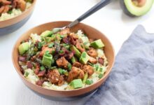 Cauliflower rice bowl with roasted carrot