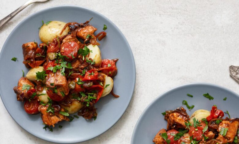 Recipe smoky tomato baked chicken baby potatoes