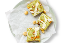 Maca cashew coconut trail mix bars