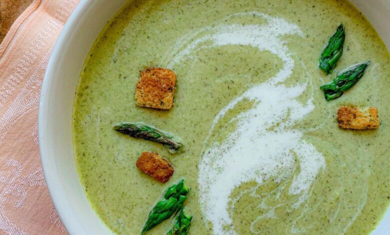 Velvety asparagus soup