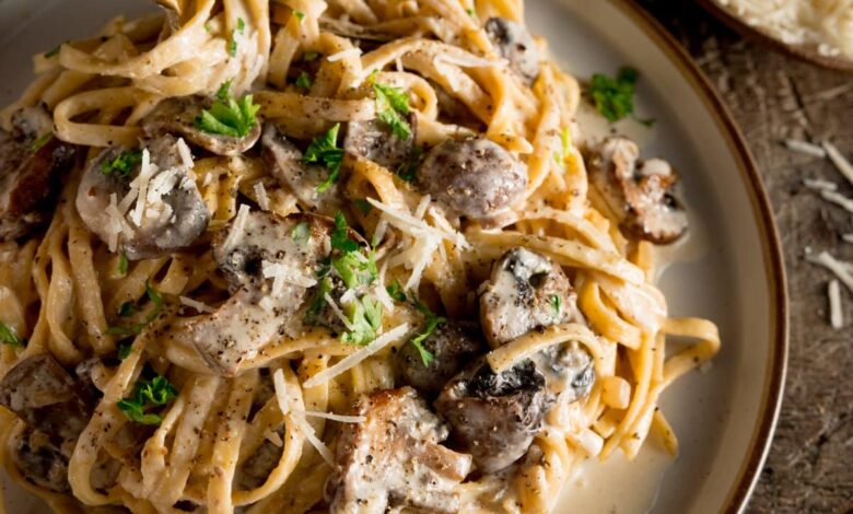 Instant pot creamy mushroom and kale pasta