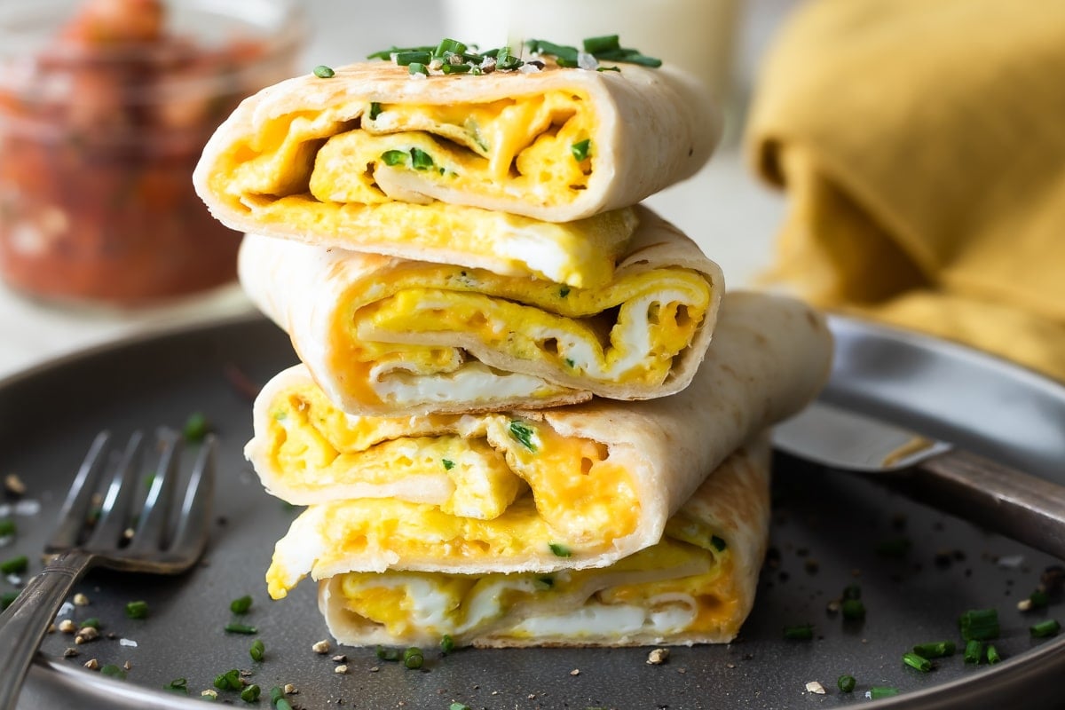 Egg bean breakfast burrito