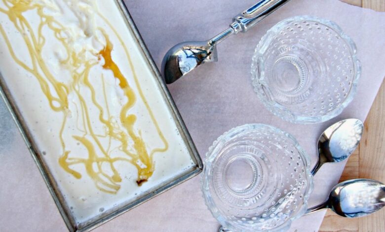 Honey vanilla frozen yogurt with caramelized pineapple