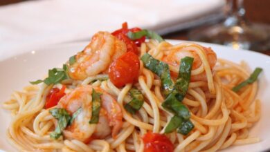 Spaghetti with roasted tomatoes shrimp