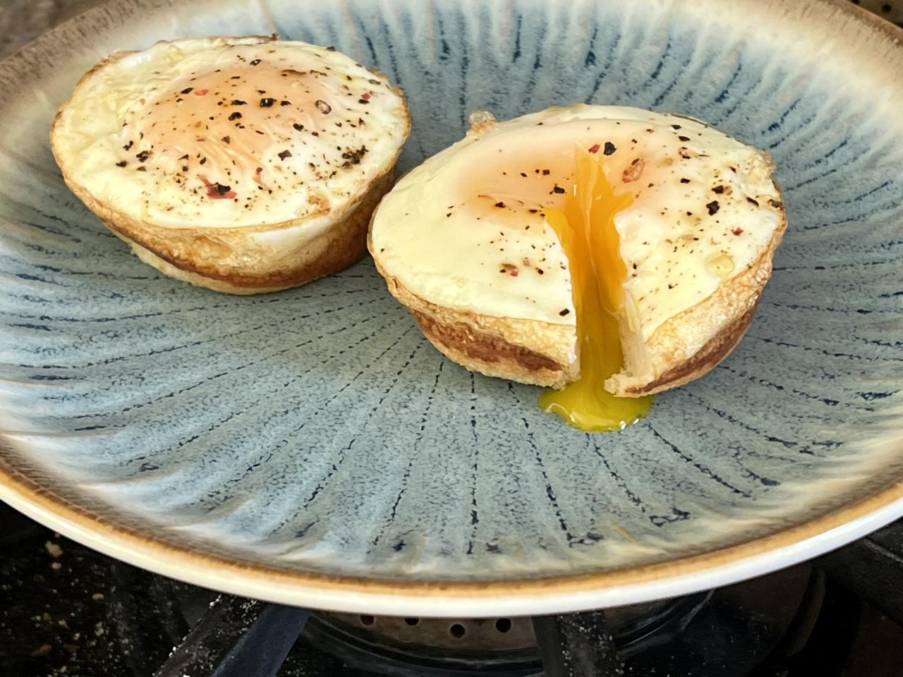 Baked egg cups with garlic toast