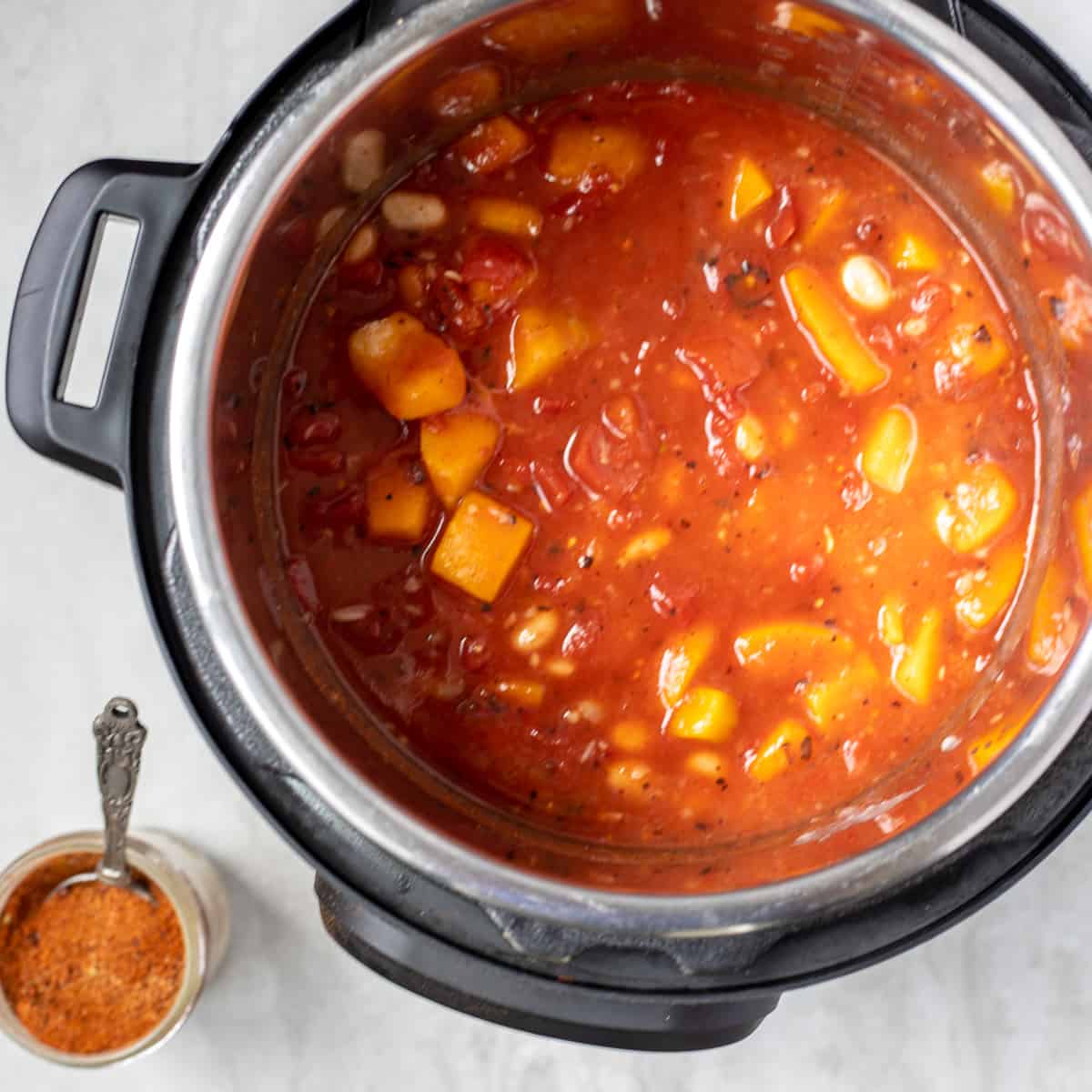 Instant pot butternut squash and white bean chili