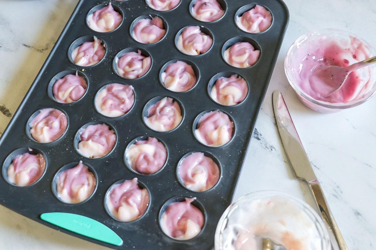 Frozen raspberry yogurt granola bites