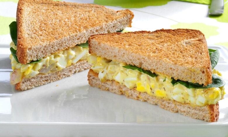 Pesto egg salad