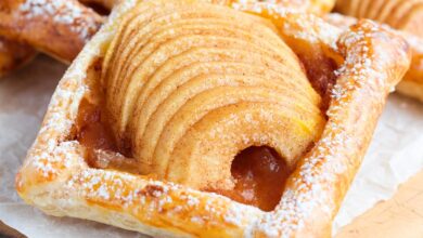 Apple tartlets in phyllo nests