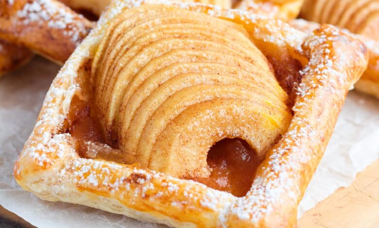 Apple tartlets in phyllo nests