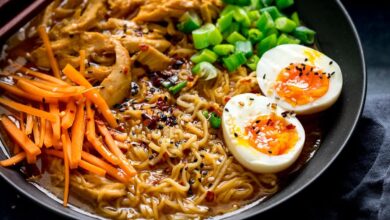 Recipe chicken ramen with quick pickled carrots