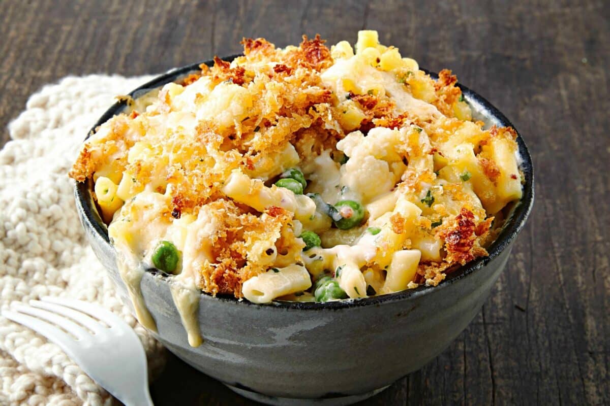 Baked cauliflower mac and cheese