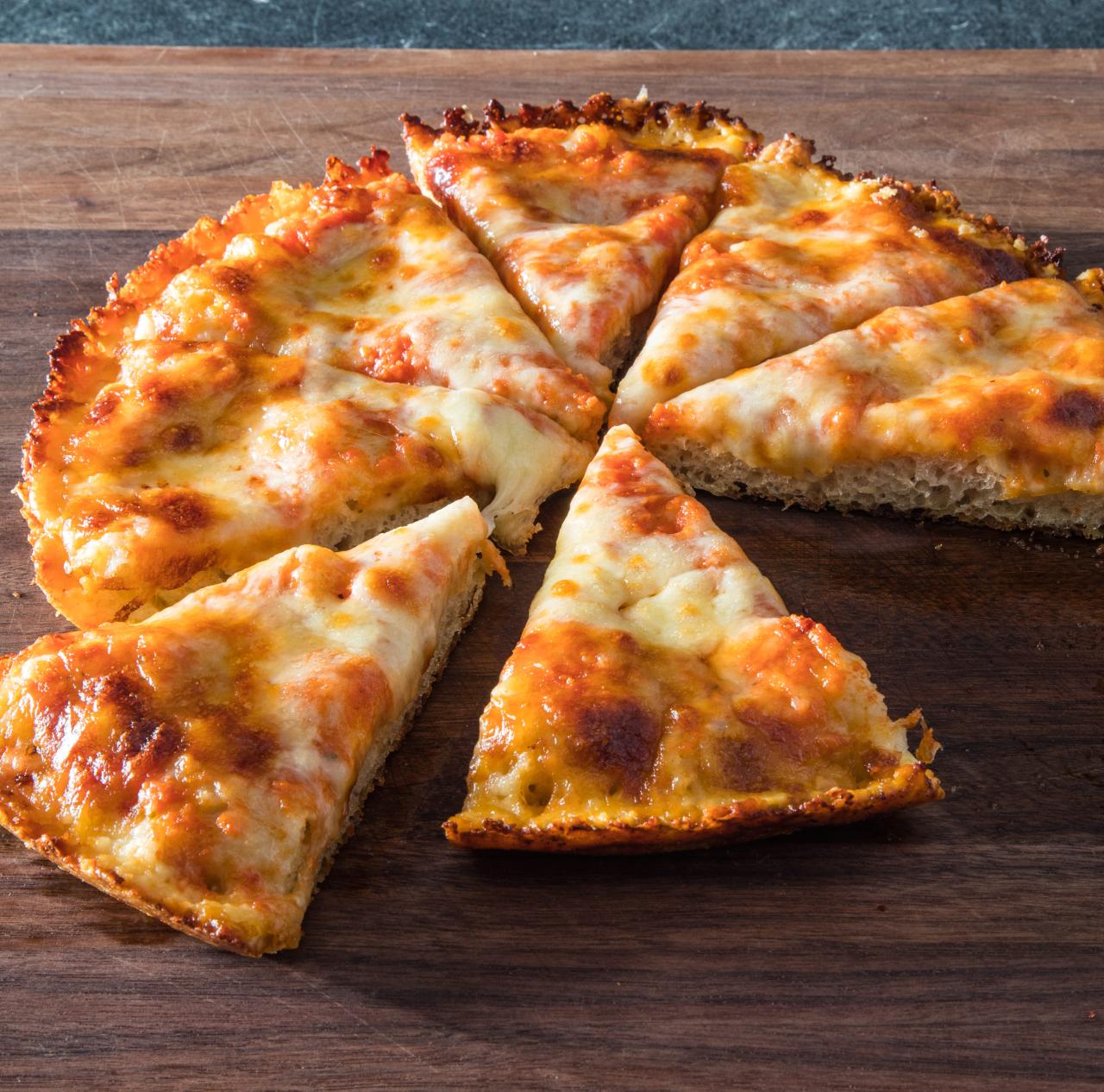 Cast iron broccoli and ricotta pizza