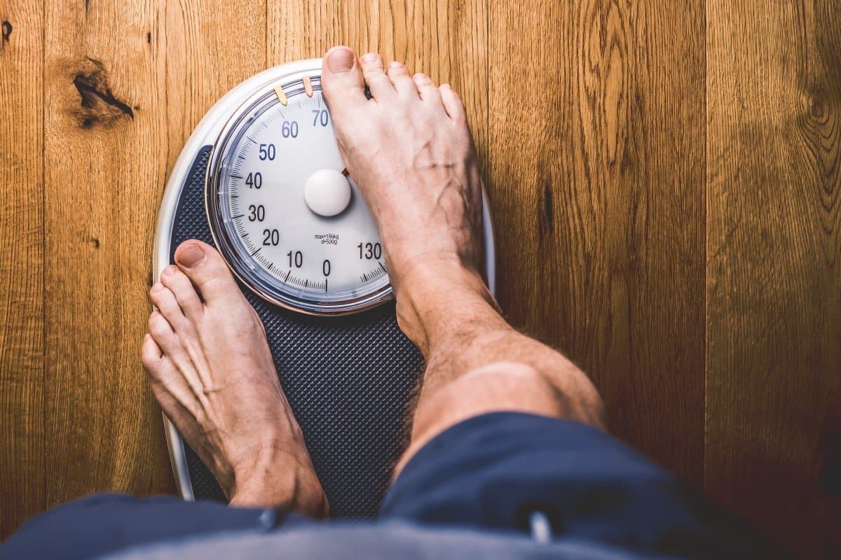 Experts debate should you weigh yourself every day