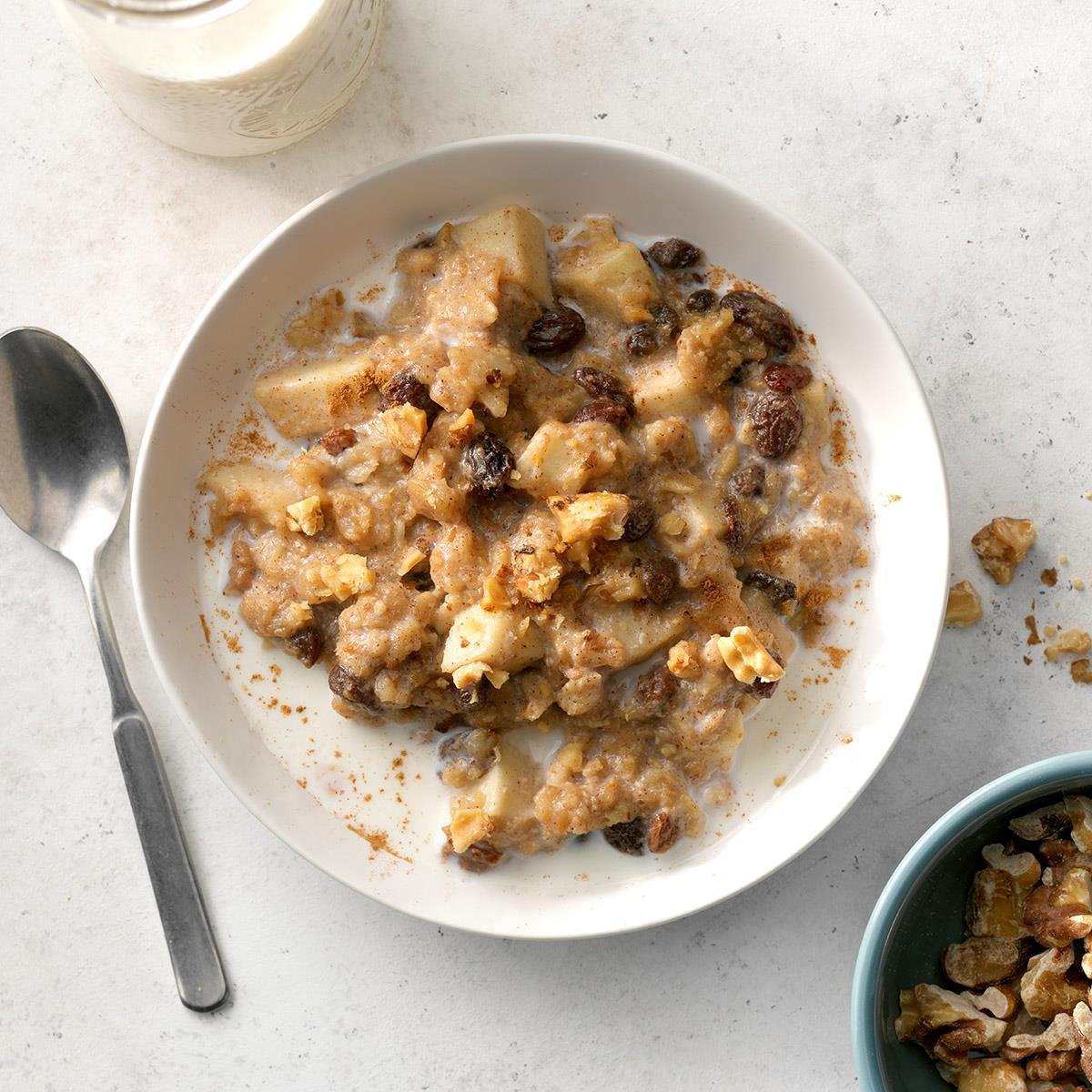 Slow cooker oat porridge with berries