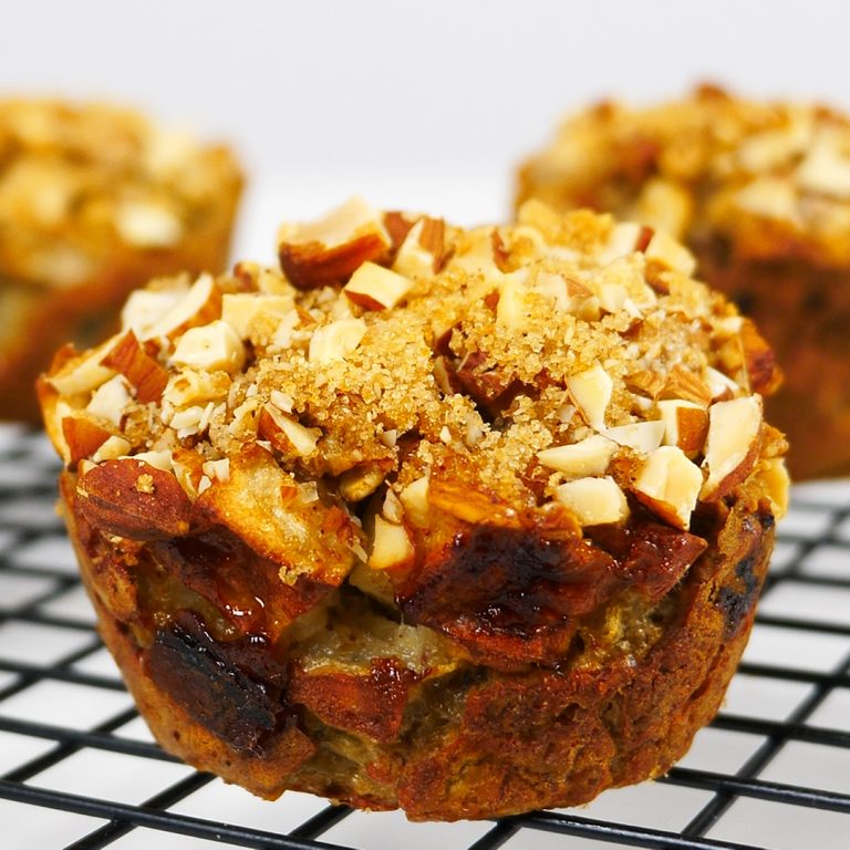 Apple pie oat muffins