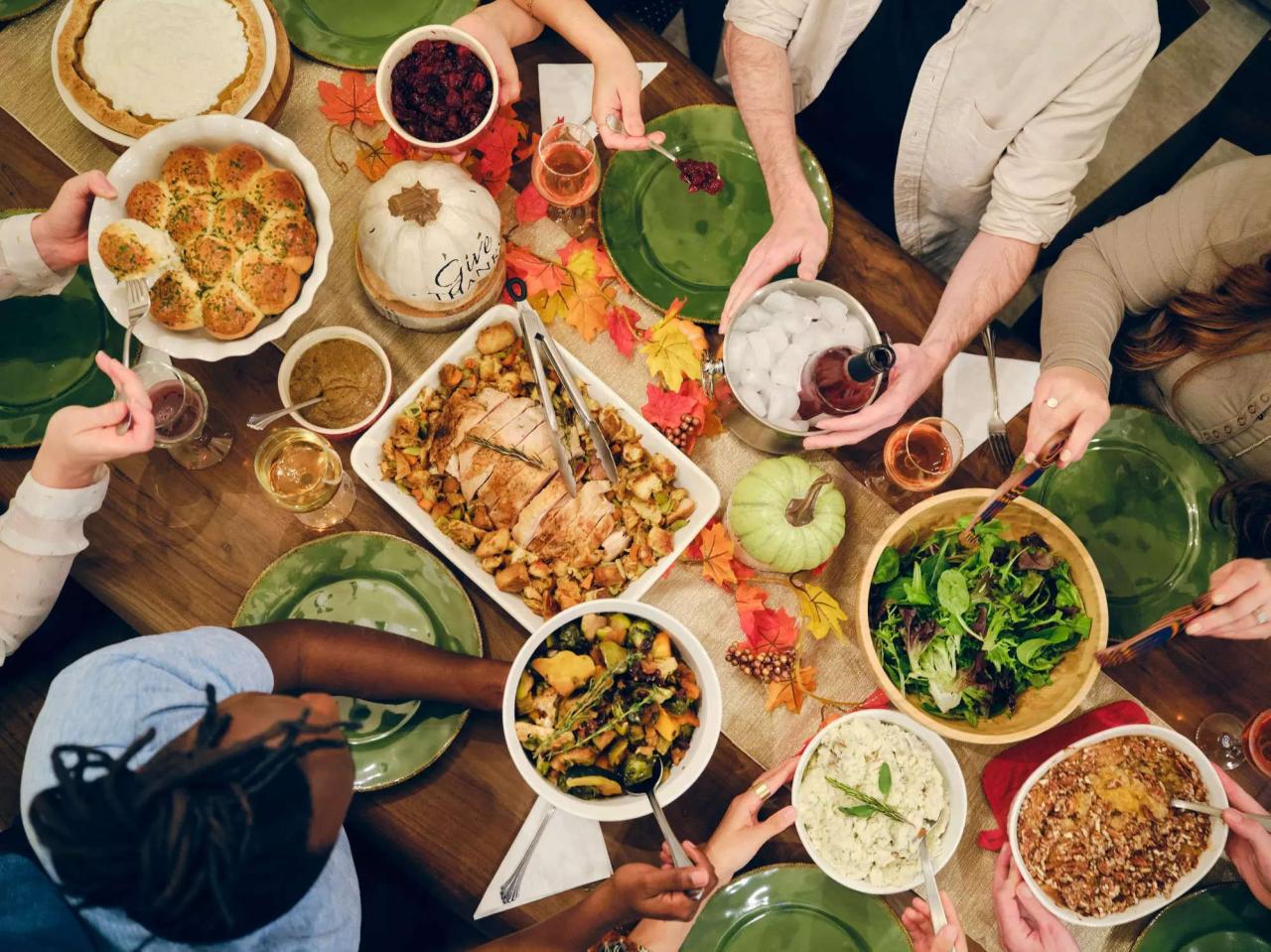 8 ways to avoid overeating on thanksgiving