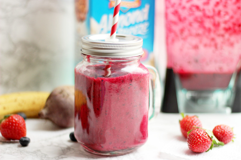 Beet berry smoothie