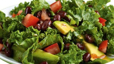 Kale and black bean salad with avocado
