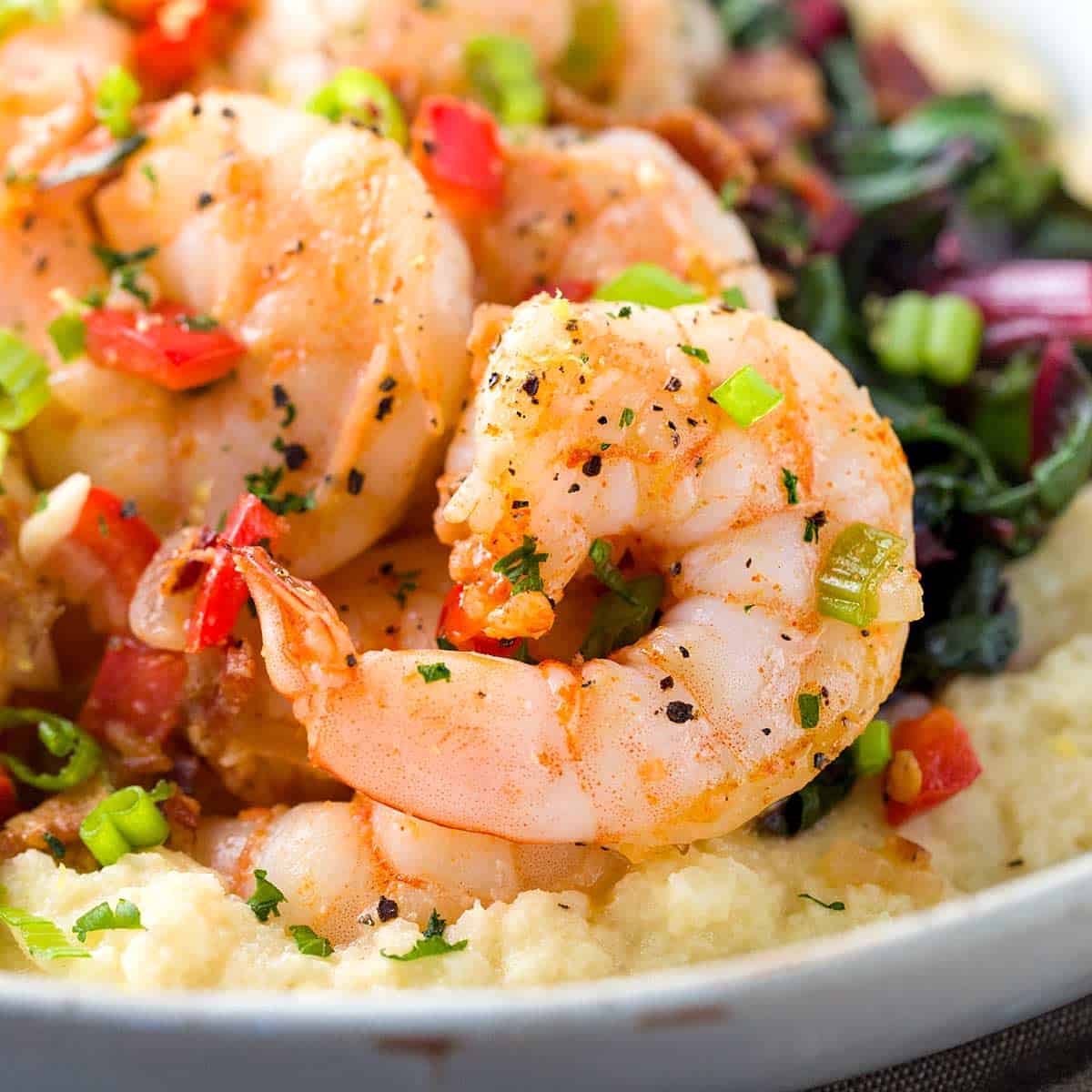 Shrimp and cauliflower grits