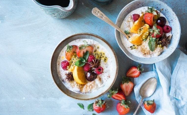 10 nutritious ways to eat oatmeal under 300 calories