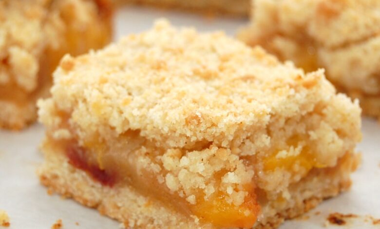Peach crumble bars