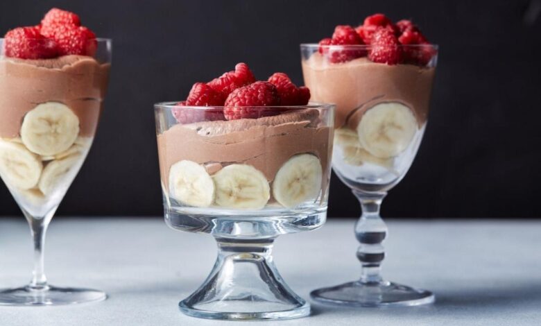 Dark chocolate yogurt pudding