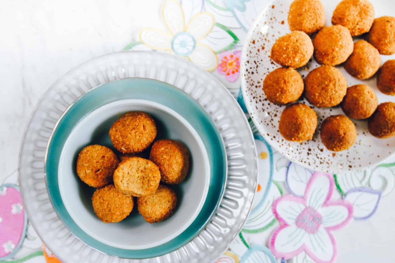 Carrot cake breakfast bites