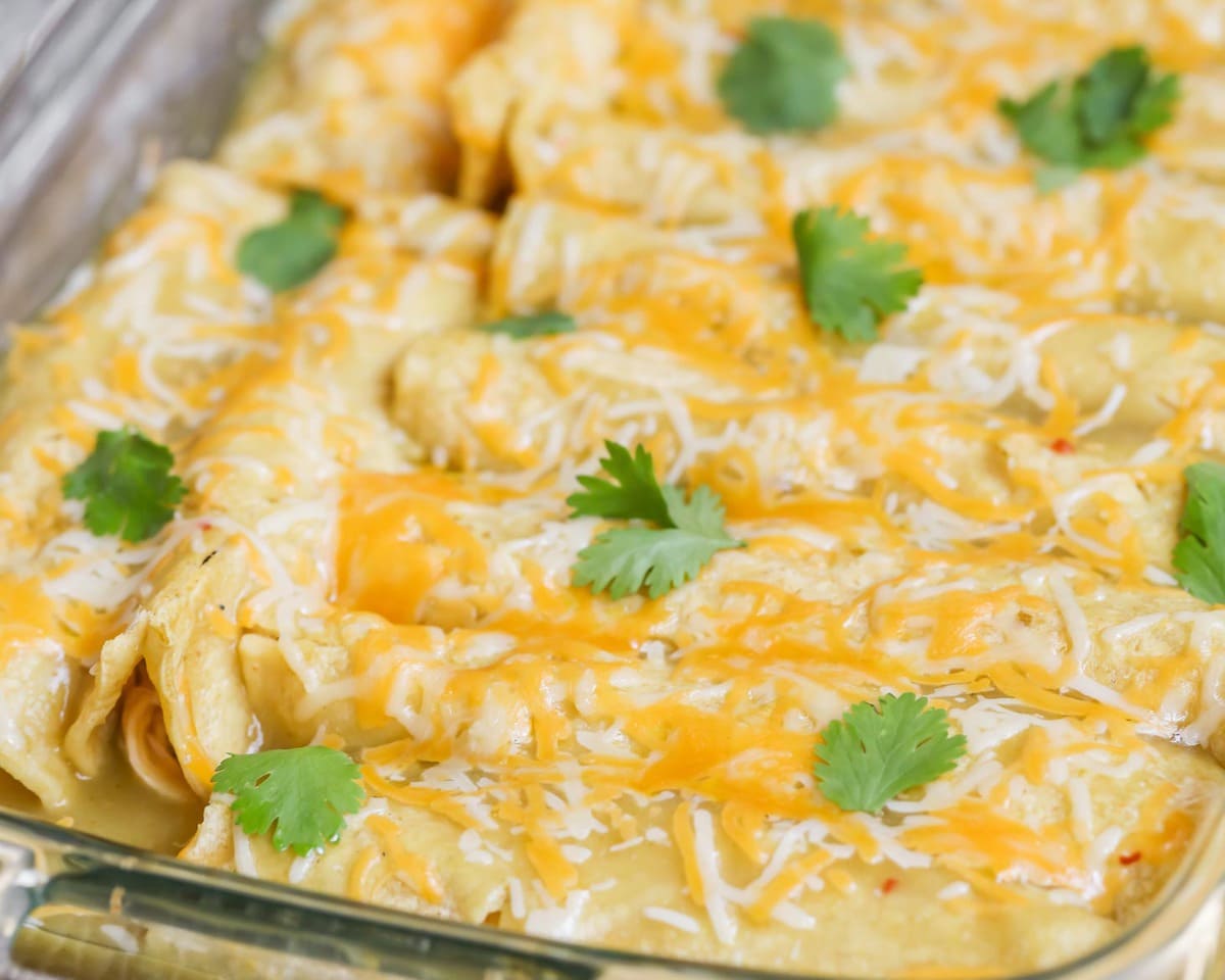 Quick and easy green chicken enchiladas