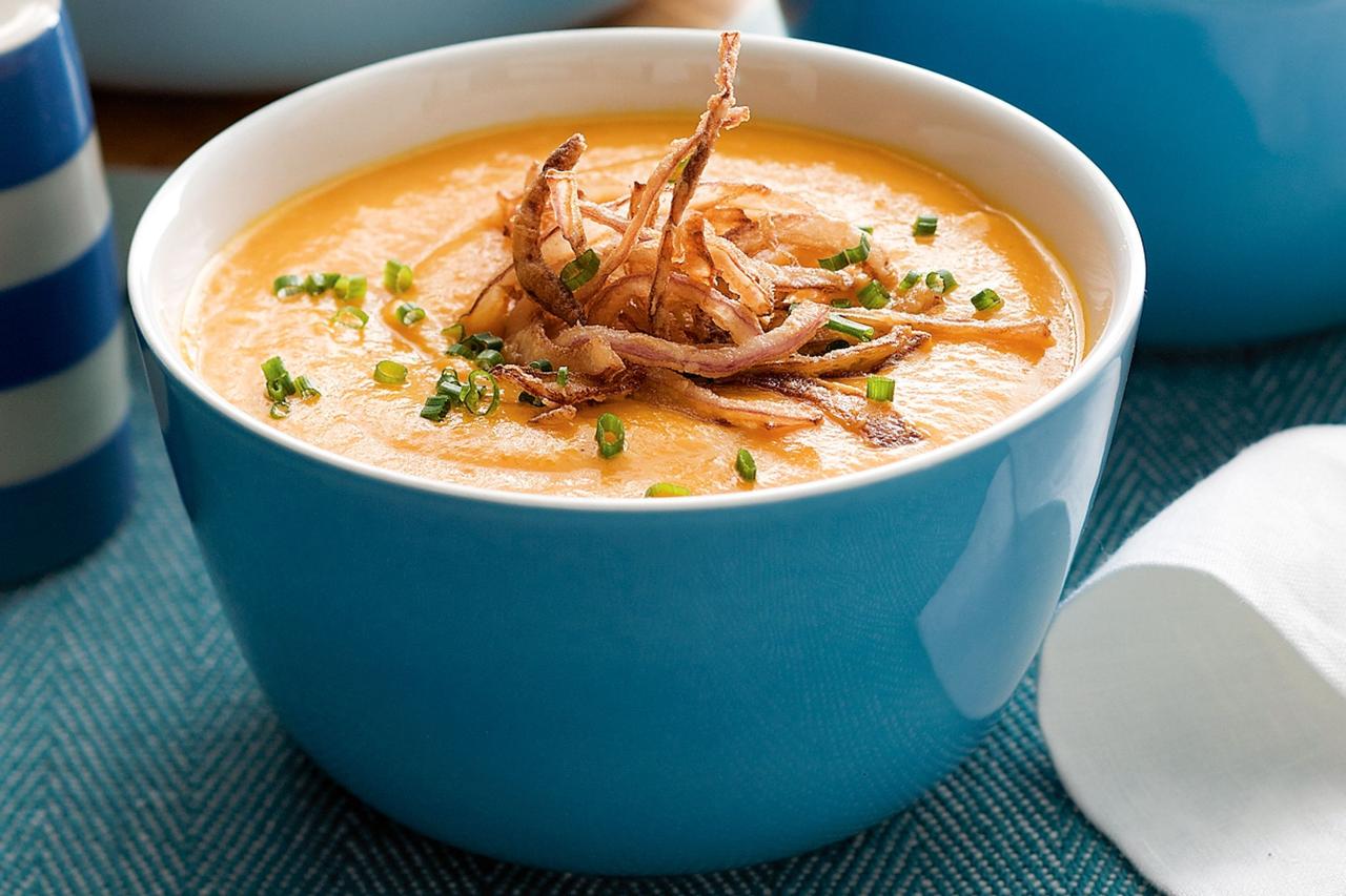 Creamy cauliflower and carrot soup