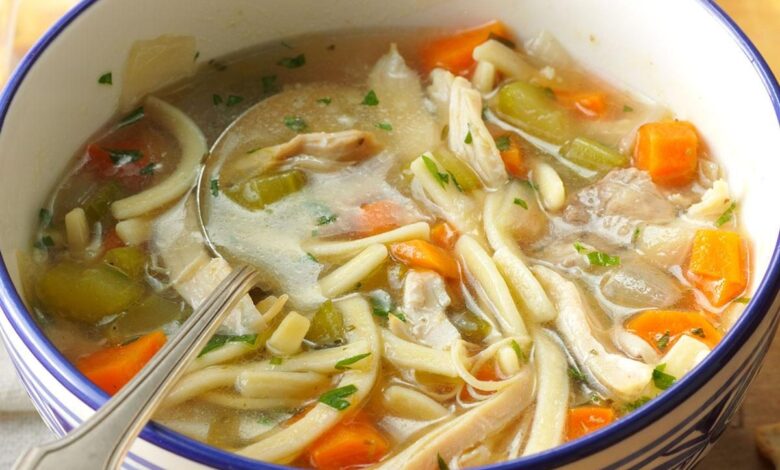 Slow cooker chicken noodle soup