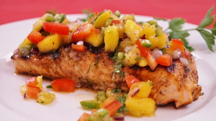 Grilled salmon with pineapple salsa