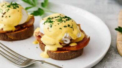 Vegetarian country benedict