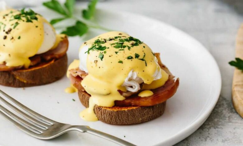 Vegetarian country benedict