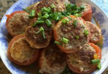 Ground turkey stuffed tomatoes