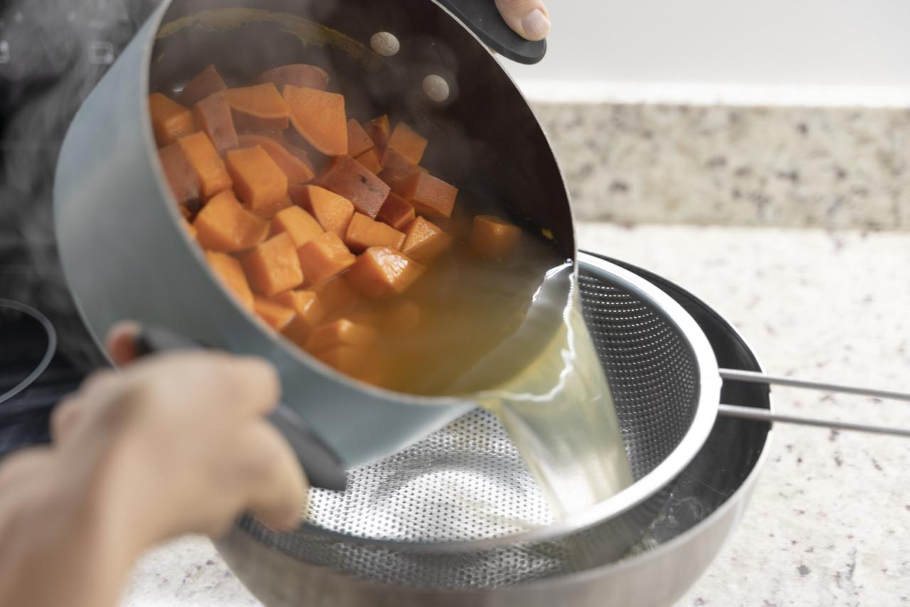 Slow cooker vegan mashed sweet potatoes