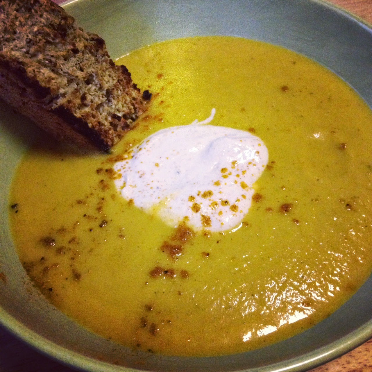 Creamy cauliflower and carrot soup