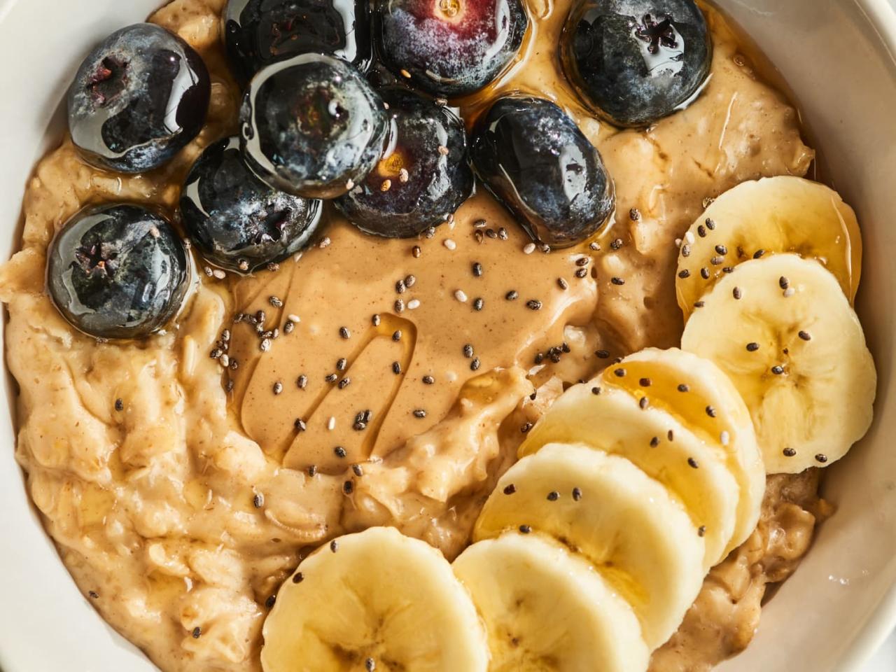 Oats dumplings in peanut sauce