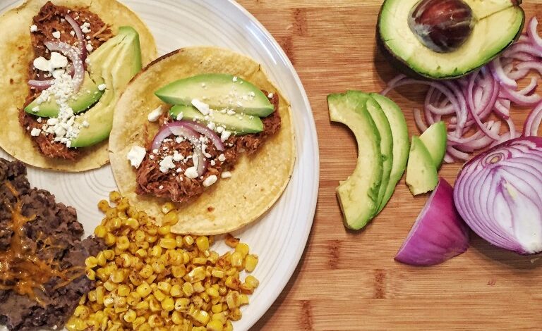 Slow cooker chicken mole tacos